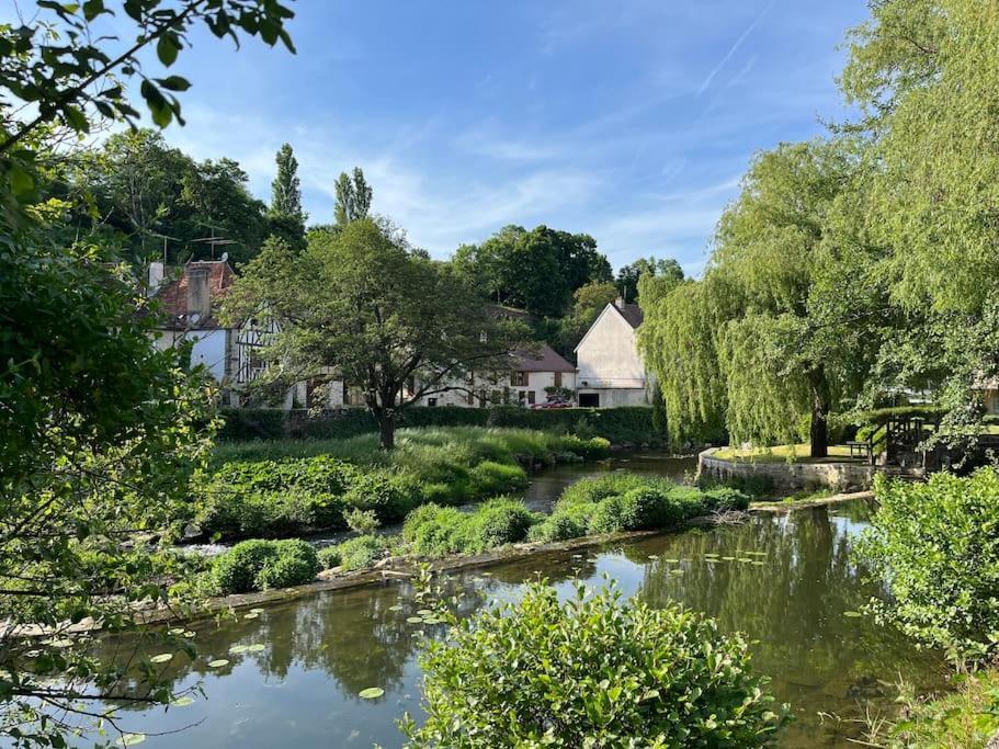 Maison Cosy En Plein Centre Ville Semur-en-Auxois Exteriör bild