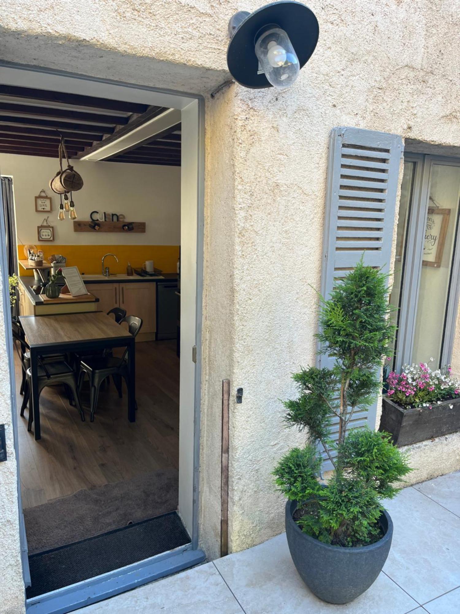 Maison Cosy En Plein Centre Ville Semur-en-Auxois Exteriör bild