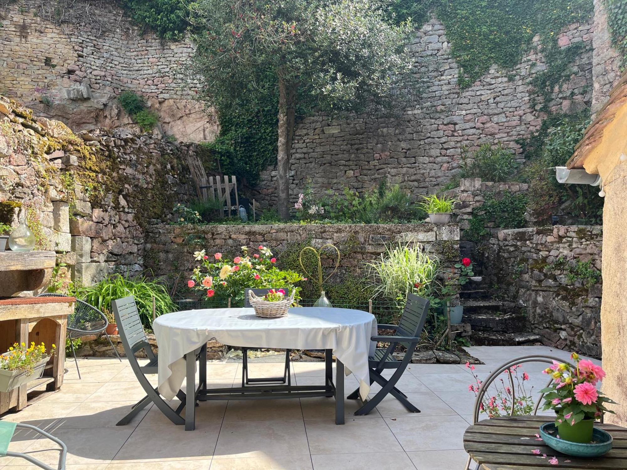 Maison Cosy En Plein Centre Ville Semur-en-Auxois Exteriör bild